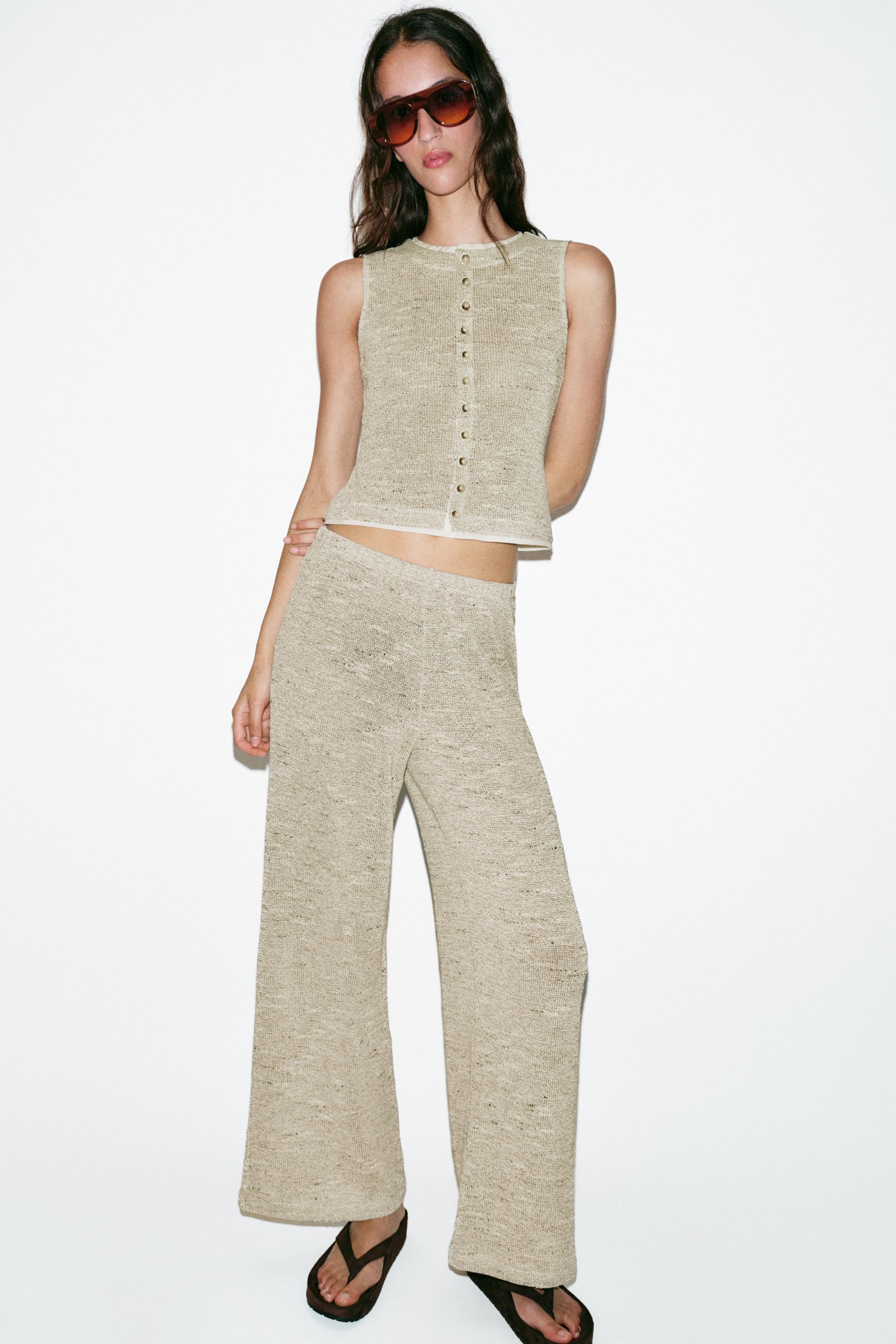 BUTTONED VEST TOP